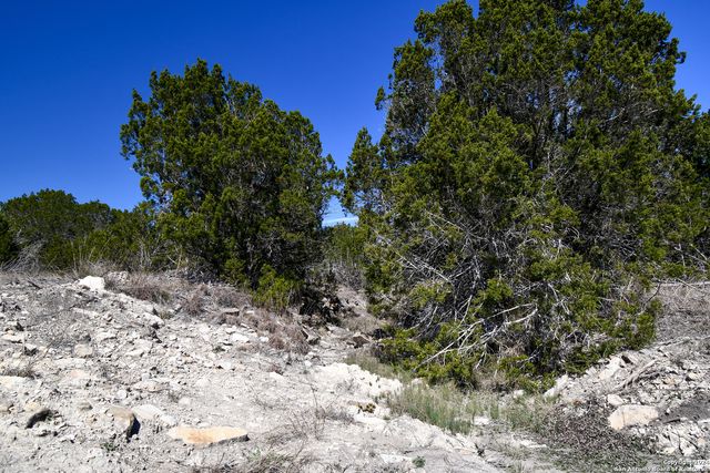 665 Cool Creek Rd, Camp Verde, TX 78010