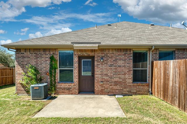 366 Schirra Court, Lavon, TX 75166