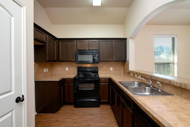 366 Schirra Court, Lavon, TX 75166