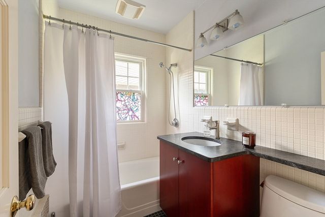223 Lakeview Ave 223, Cambridge, MA 02138