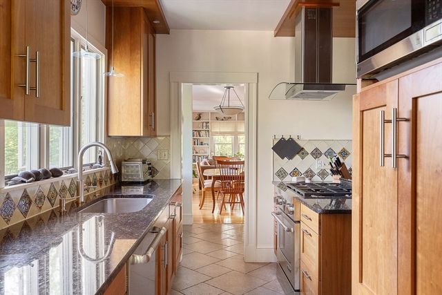 223 Lakeview Ave 223, Cambridge, MA 02138