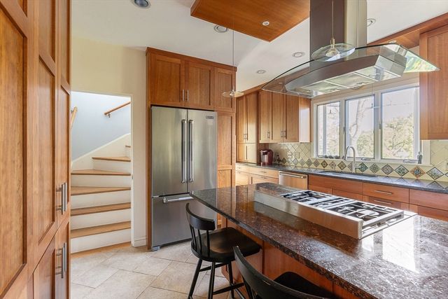 223 Lakeview Ave 223, Cambridge, MA 02138