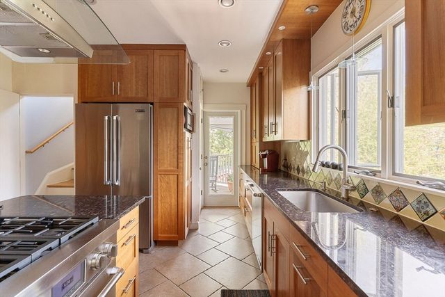 223 Lakeview Ave 223, Cambridge, MA 02138