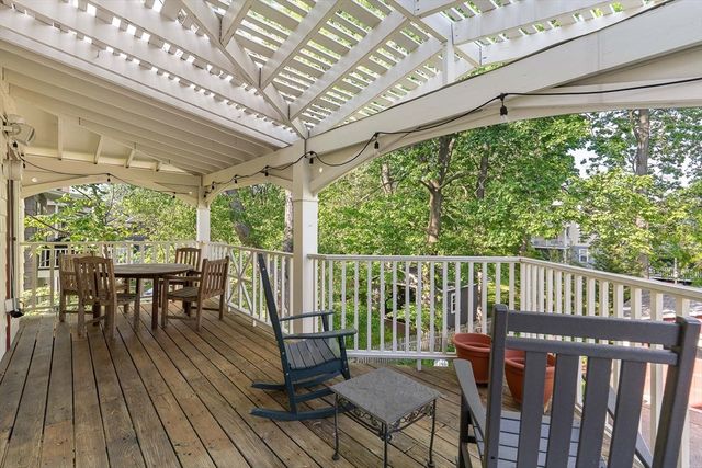 223 Lakeview Ave 223, Cambridge, MA 02138