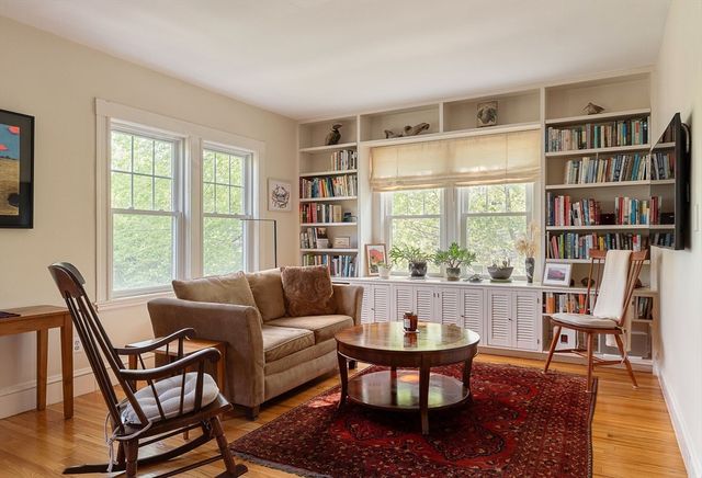 223 Lakeview Ave 223, Cambridge, MA 02138