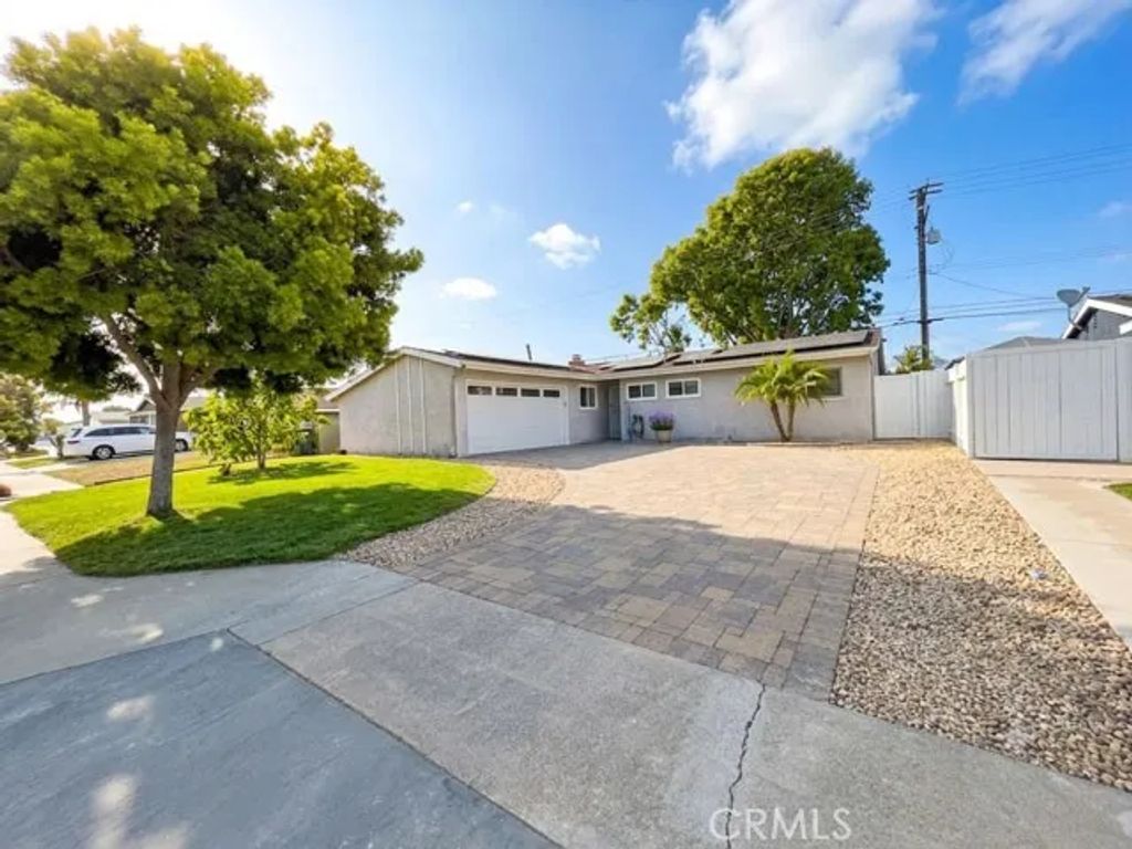 886 Joann Street, Costa Mesa, CA 92627
