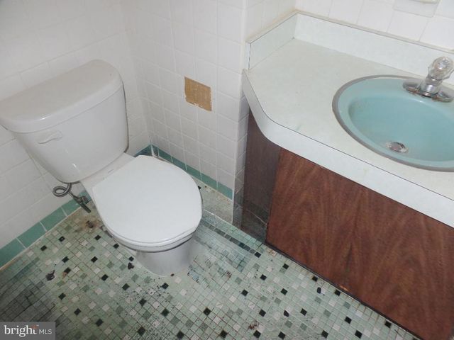 3460 ALMOND ST, Philadelphia, PA 19134