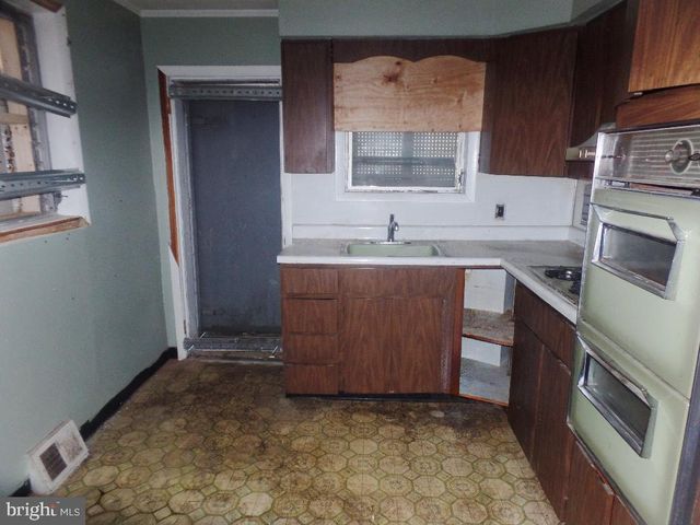 3460 ALMOND ST, Philadelphia, PA 19134