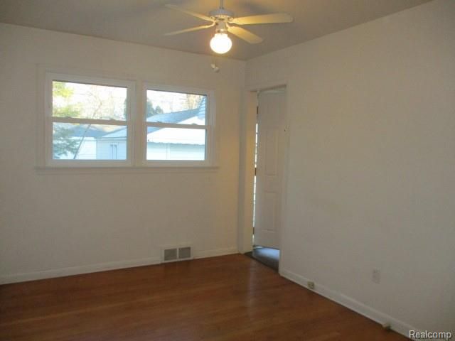 17618 Sumner, Redford, MI 48240