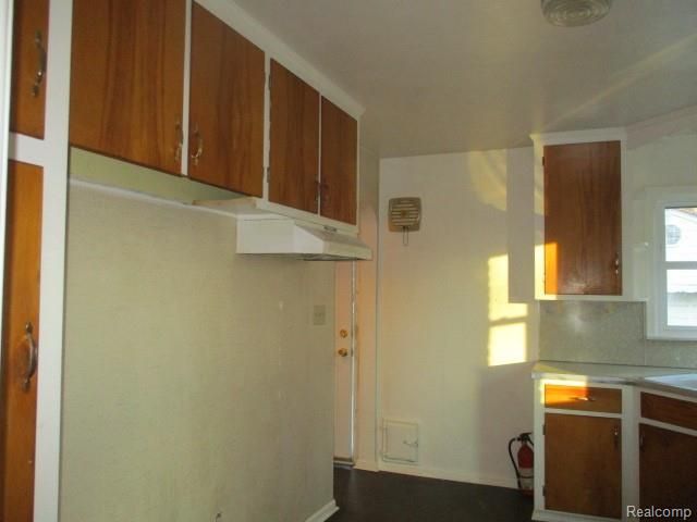 17618 Sumner, Redford, MI 48240