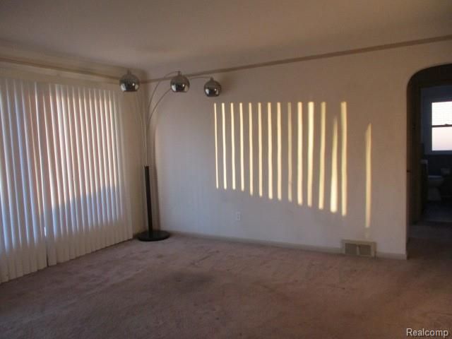 17618 Sumner, Redford, MI 48240