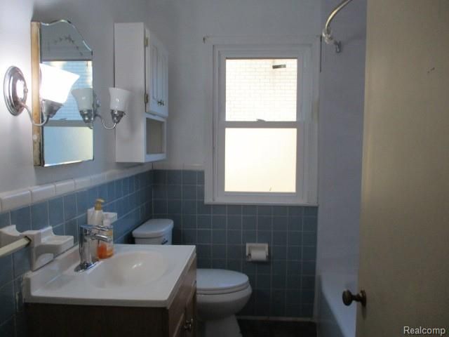 17618 Sumner, Redford, MI 48240