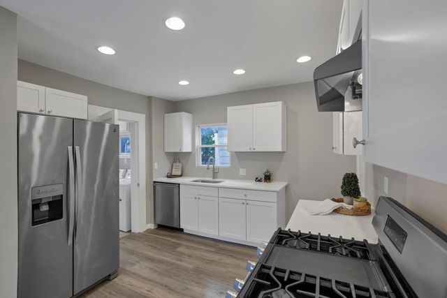 533 E Jenkins Avenue, Columbus, OH 43207