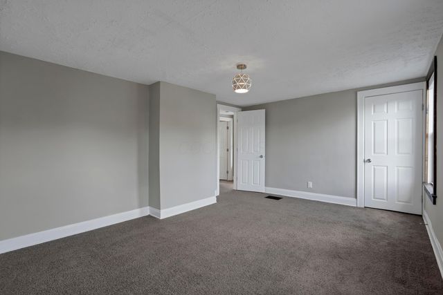 533 E Jenkins Avenue, Columbus, OH 43207