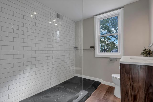 533 E Jenkins Avenue, Columbus, OH 43207