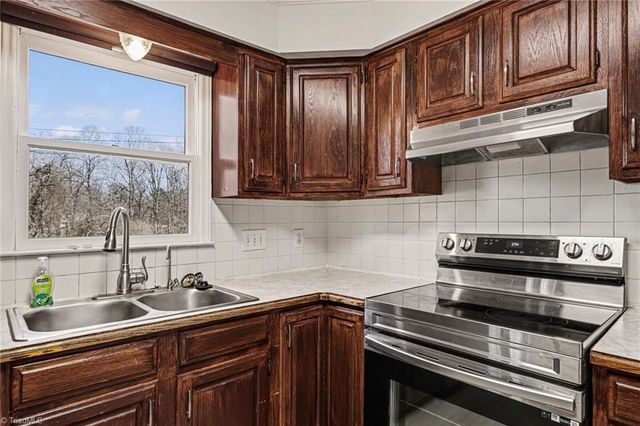 3226 Derby Circle, High Point, NC 27265