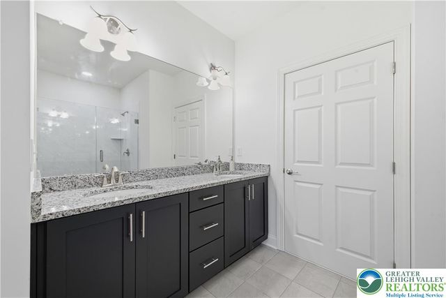 868 Veneto Court, Forks Twp, PA 18040