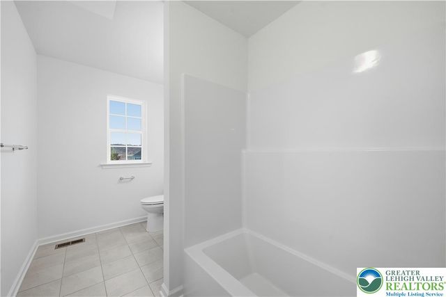 868 Veneto Court, Forks Twp, PA 18040
