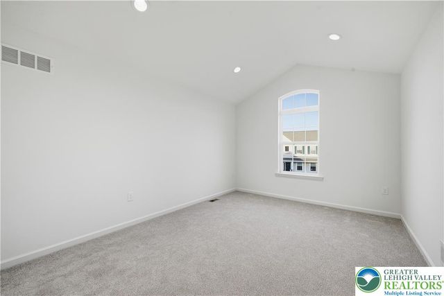 868 Veneto Court, Forks Twp, PA 18040