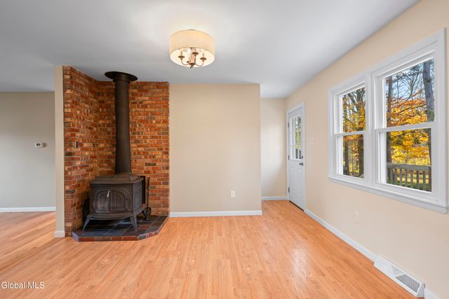 10 Dawn Drive, Glenville, NY 12302