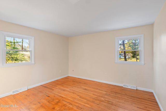 10 Dawn Drive, Glenville, NY 12302