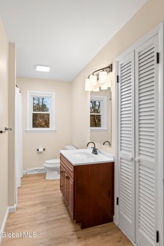 10 Dawn Drive, Glenville, NY 12302