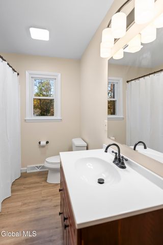 10 Dawn Drive, Glenville, NY 12302