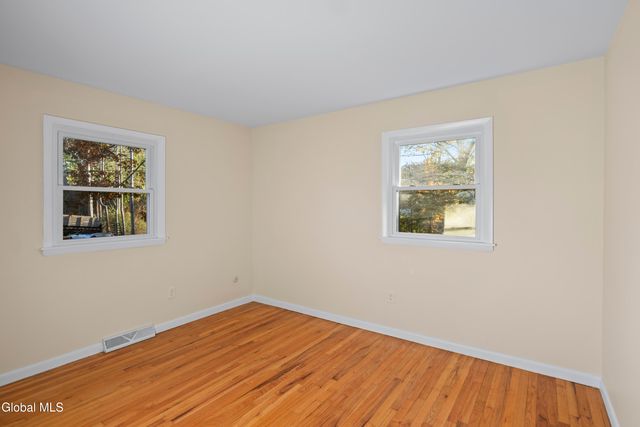 10 Dawn Drive, Glenville, NY 12302