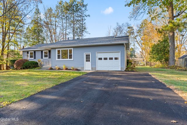 10 Dawn Drive, Glenville, NY 12302