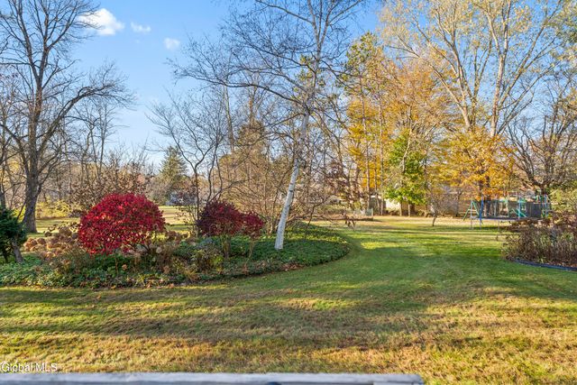 10 Dawn Drive, Glenville, NY 12302