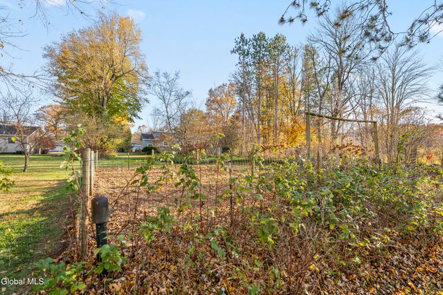 10 Dawn Drive, Glenville, NY 12302