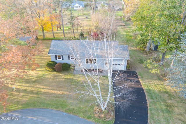 10 Dawn Drive, Glenville, NY 12302