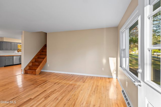 10 Dawn Drive, Glenville, NY 12302