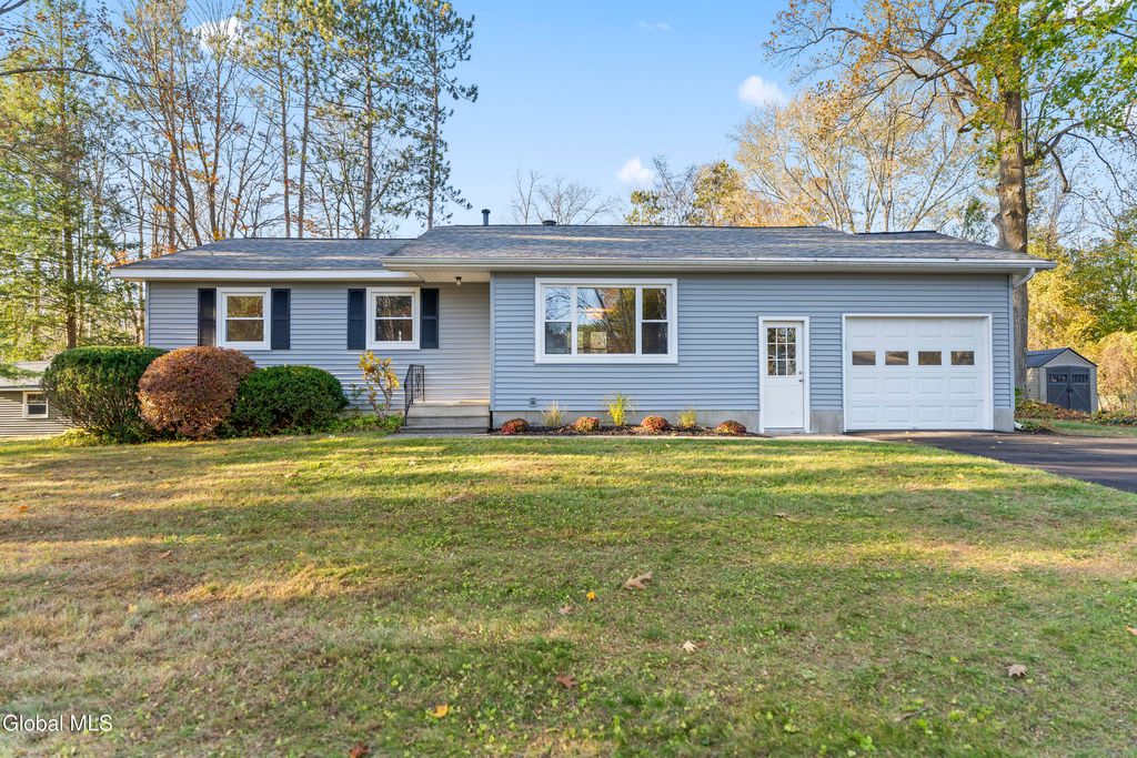 10 Dawn Drive, Glenville, NY 12302