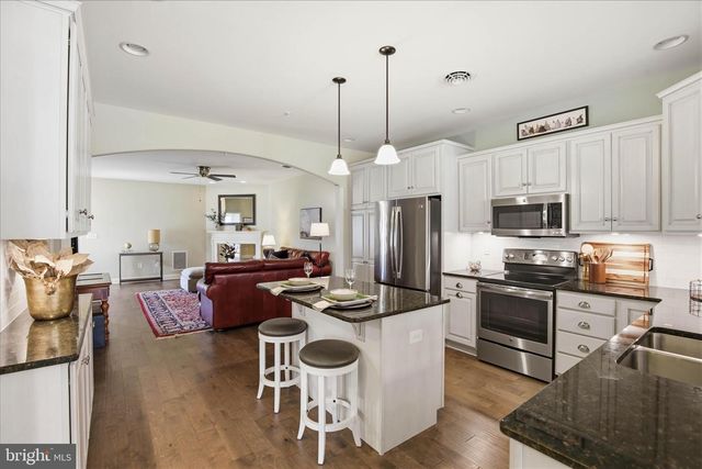 321 PIN OAK DR, Lititz, PA 17543