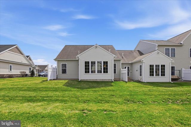 321 PIN OAK DR, Lititz, PA 17543