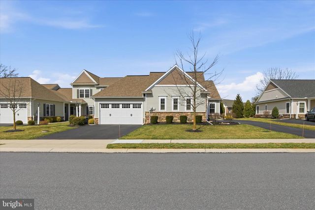 321 PIN OAK DR, Lititz, PA 17543