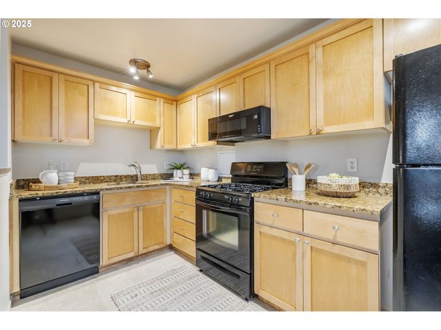 1205 Sw CARDINELL Dr 102, Portland, OR 97201