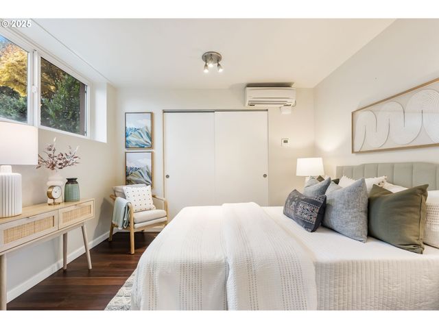 1205 Sw CARDINELL Dr 102, Portland, OR 97201