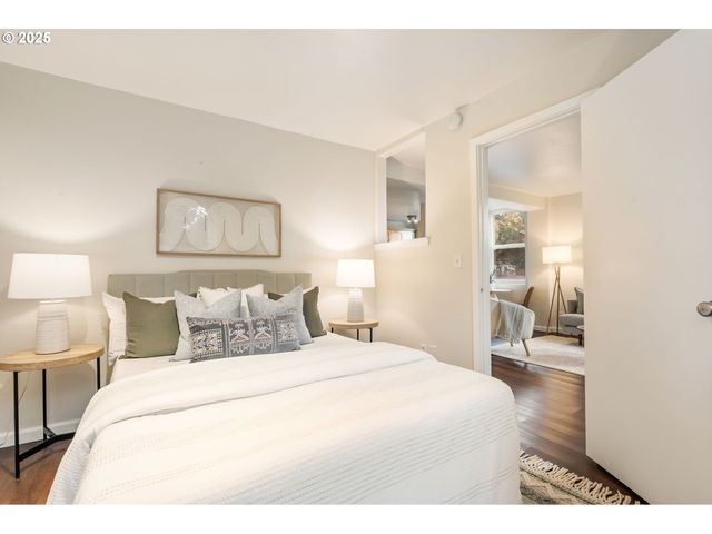 1205 Sw CARDINELL Dr 102, Portland, OR 97201