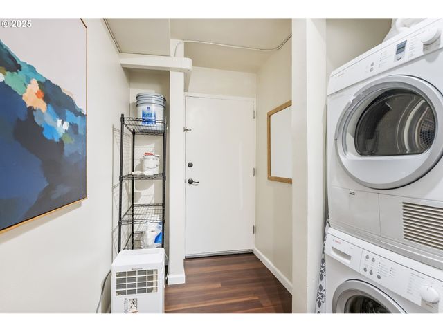 1205 Sw CARDINELL Dr 102, Portland, OR 97201