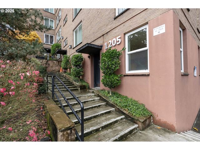 1205 Sw CARDINELL Dr 102, Portland, OR 97201