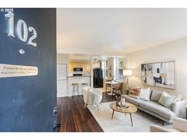 1205 Sw CARDINELL Dr 102, Portland, OR 97201