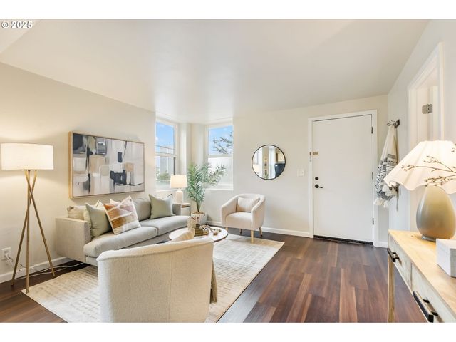 1205 Sw CARDINELL Dr 102, Portland, OR 97201