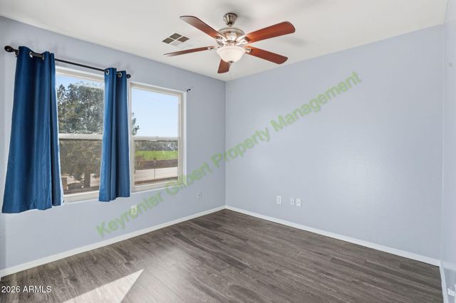 1621 S STARLING Drive, Gilbert, AZ 85295