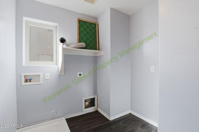 1621 S STARLING Drive, Gilbert, AZ 85295