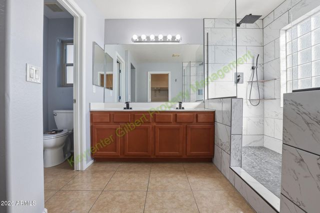 1621 S STARLING Drive, Gilbert, AZ 85295