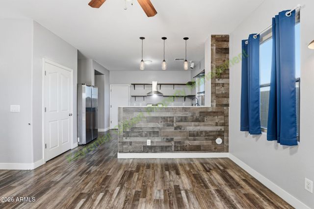 1621 S STARLING Drive, Gilbert, AZ 85295