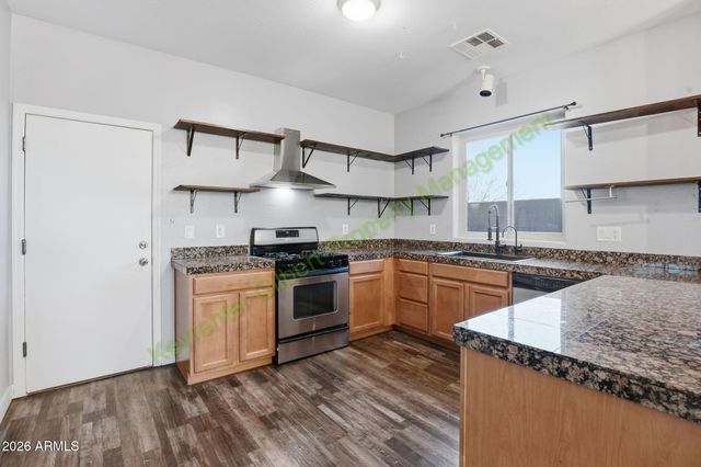 1621 S STARLING Drive, Gilbert, AZ 85295