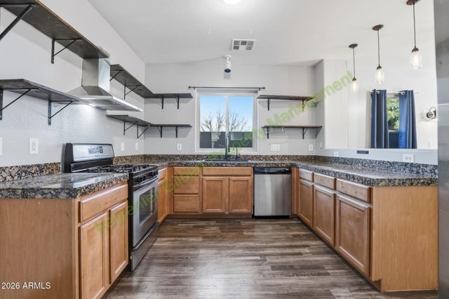 1621 S STARLING Drive, Gilbert, AZ 85295